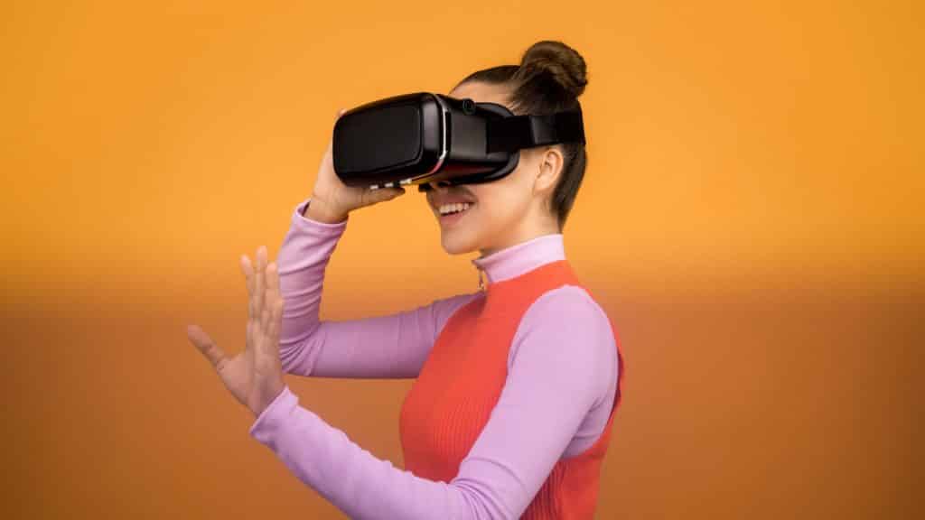 Come Experience Virtual Reality at Your Local Library